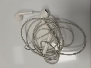 WHITE WIRED EARPHONES IPHONE